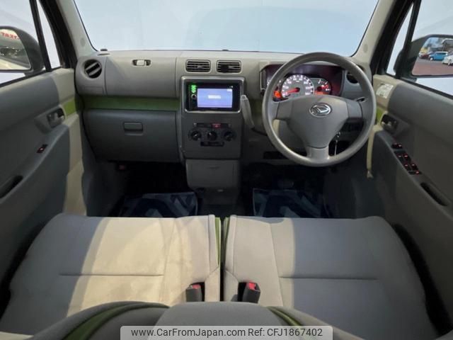 daihatsu move-conte 2014 CFJ1867402 image 2
