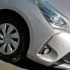 toyota vitz 2018 -TOYOTA--Vitz DAA-NHP130--4001581---TOYOTA--Vitz DAA-NHP130--4001581- image 8