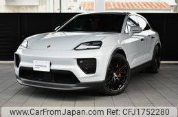 porsche macan 2025 CFJ1752280