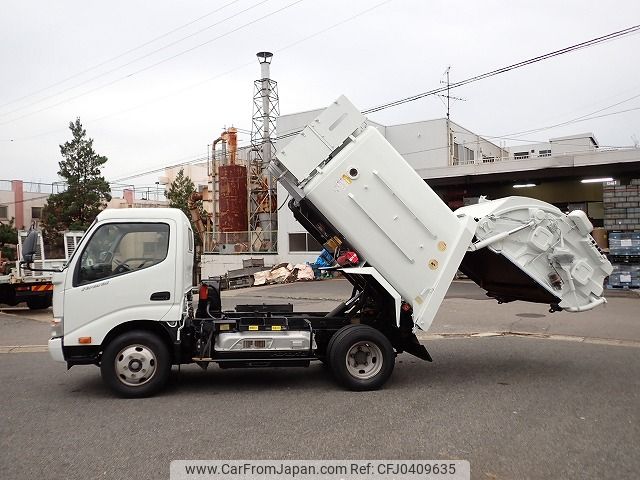 hino dutro 2015 24120507 image 2