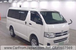 toyota regiusace-van 2013 CFJ1607569