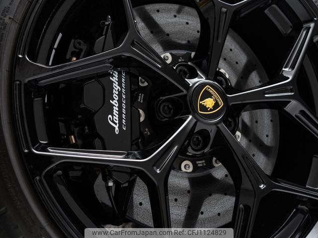 lamborghini lamborghini-other 2024 quick_quick_7LA-ZMREV_ZHWEC1ZM1RLA00877 image 2