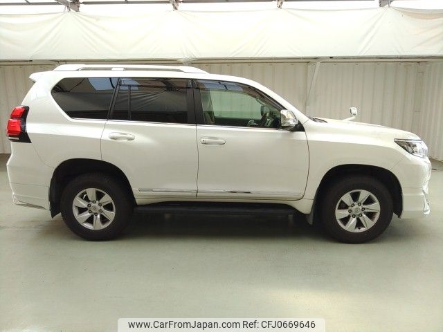 toyota land-cruiser-prado 2021 ENHANCEAUTO_1_ea293418 image 2