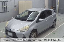 toyota aqua 2013 -TOYOTA 【岡崎 500ﾋ 360】--AQUA DAA-NHP10--NHP10-6131274---TOYOTA 【岡崎 500ﾋ 360】--AQUA DAA-NHP10--NHP10-6131274-