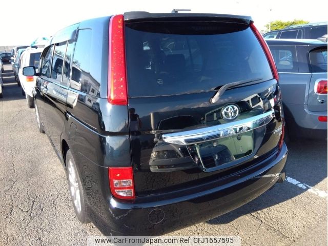 toyota isis 2011 CFJ1657595 image 2