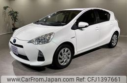 toyota aqua 2013 CFJ1397661