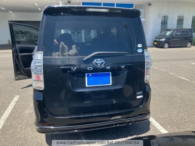 toyota voxy 2010 CFJ1554134 image 2