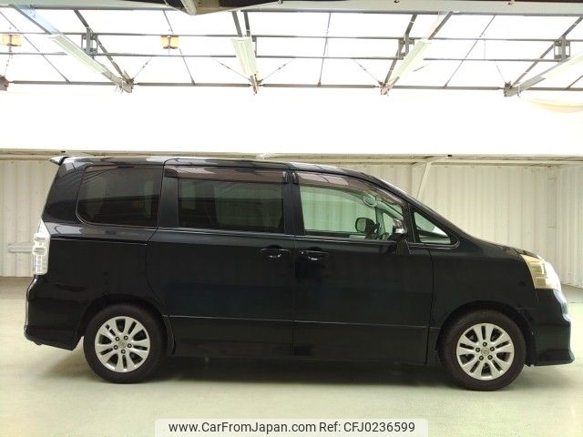 toyota noah 2011 ENHANCEAUTO_1_ea288300 image 2