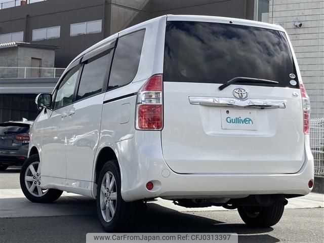 toyota noah 2007 TE998 image 1