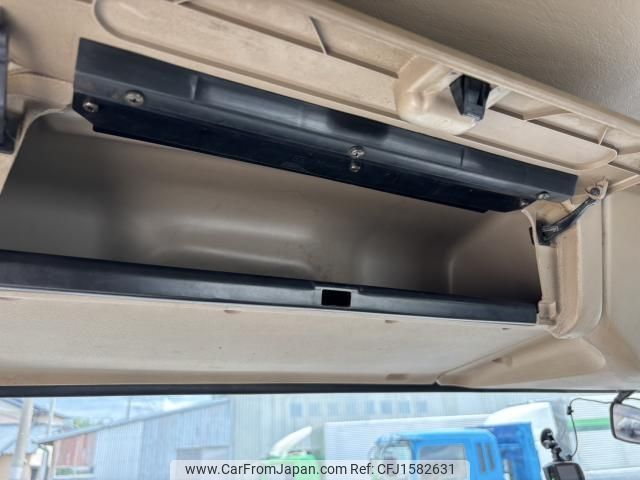 isuzu forward 1994 CFJ1582631 image 2