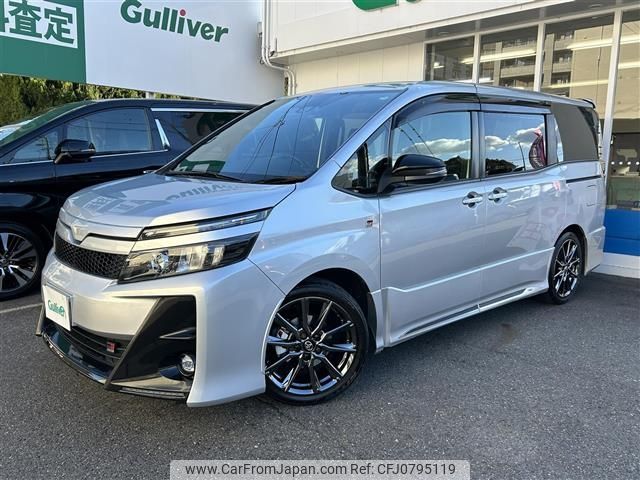 toyota voxy 2018 -TOYOTA--Voxy DBA-ZRR80W--ZRR80-0457230---TOYOTA--Voxy DBA-ZRR80W--ZRR80-0457230- image 1