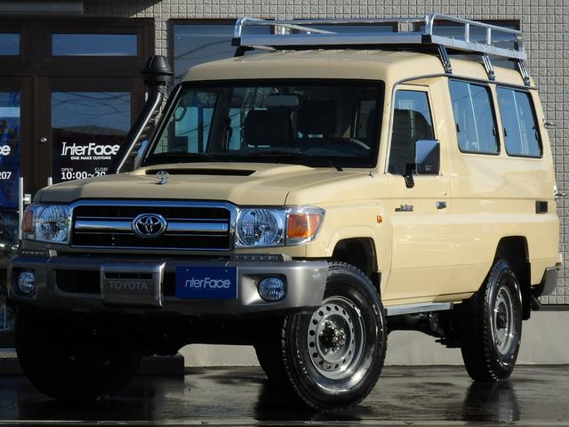 car_4b0b2c55-c982-49e9-ae67- car_4b0b2c55-c982-49e9-ae67-