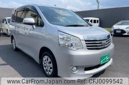 toyota noah 2013 -TOYOTA--Noah DBA-ZRR70G--ZRR70-0555772---TOYOTA--Noah DBA-ZRR70G--ZRR70-0555772-