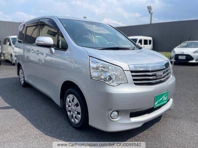 toyota noah 2013 -TOYOTA--Noah DBA-ZRR70G--ZRR70-0555772---TOYOTA--Noah DBA-ZRR70G--ZRR70-0555772- image 1