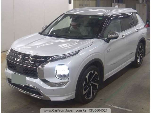 mitsubishi outlander-phev 2023 -MITSUBISHI 【群馬 330ﾄ4939】--Outlander PHEV 5LA-GN0W--GN0W-0304597---MITSUBISHI 【群馬 330ﾄ4939】--Outlander PHEV 5LA-GN0W--GN0W-0304597- image 2