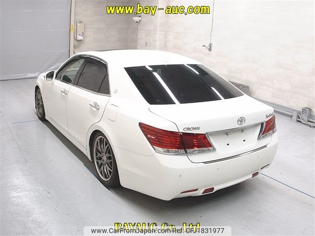 toyota crown 2016 CFJ1831977 image 2
