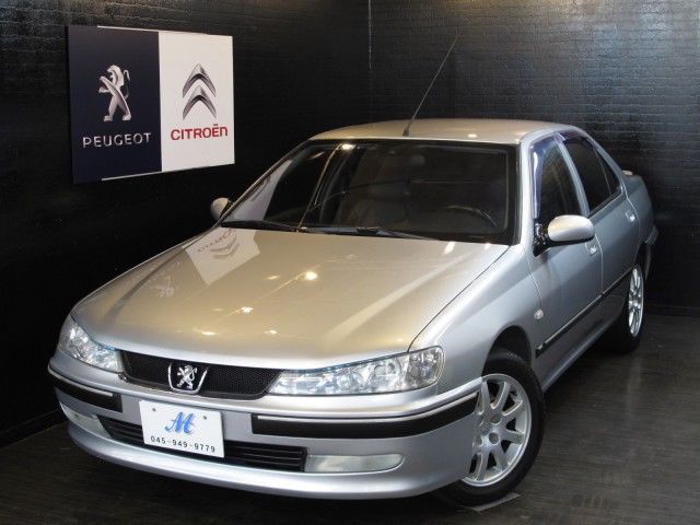 PEUGEOTパシフィックシルバー car_4b575236-11bc-4145-aa1c-