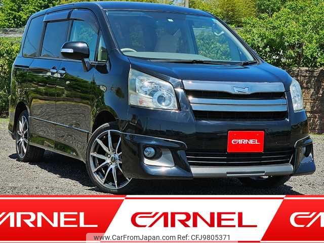 toyota noah 2009 M00398 image 1