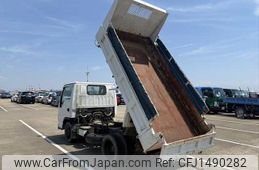 isuzu elf-truck 2004 NIKYO_HW44227