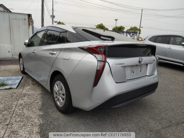 toyota prius 2018 quick_quick_DAA-ZVW50_ZVW50-6128231 image 2