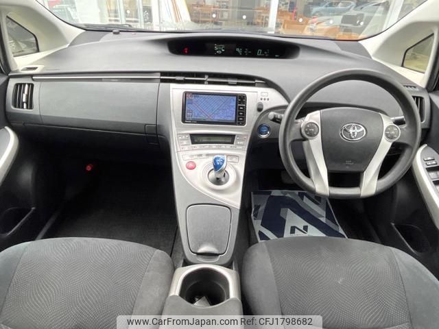 toyota prius 2015 CFJ1798682 image 2