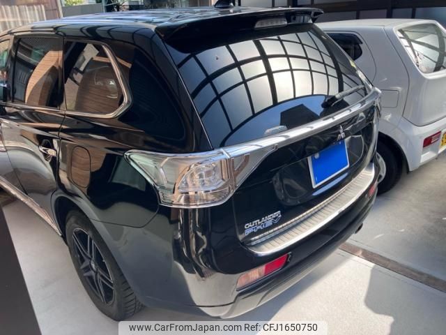 mitsubishi outlander-phev 2014 CFJ1650750 image 2