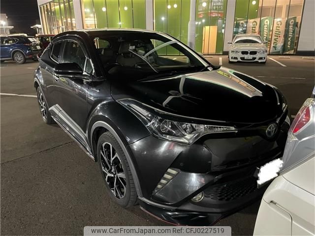 toyota c-hr 2017 -TOYOTA--C-HR DAA-ZYX10--ZYX10-2074388---TOYOTA--C-HR DAA-ZYX10--ZYX10-2074388- image 1