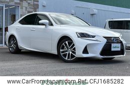 lexus is 2017 CFJ1685282