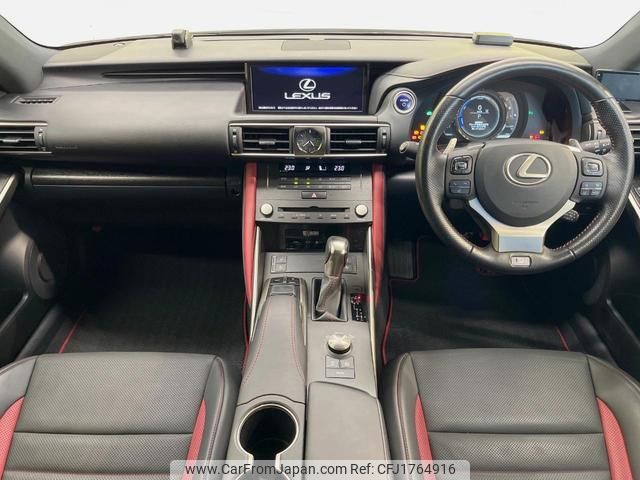 lexus is 2018 CFJ1764916 image 2