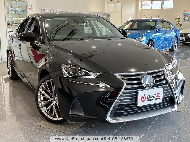 lexus is 2017 CFJ1586791 image 1