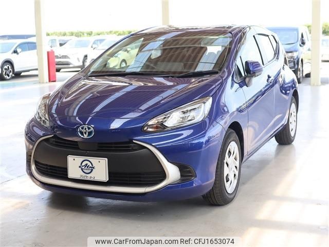 toyota aqua 2024 CFJ1653074 image 1