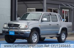 toyota hilux-sports-pick-up 2002 CFJ1249665
