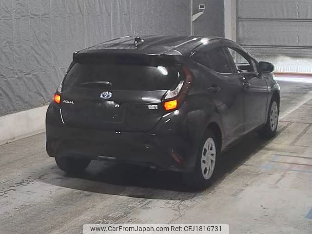 toyota aqua 2022 CFJ1816731 image 2