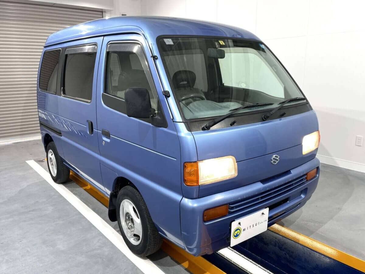 Suzuki orders carry vans for