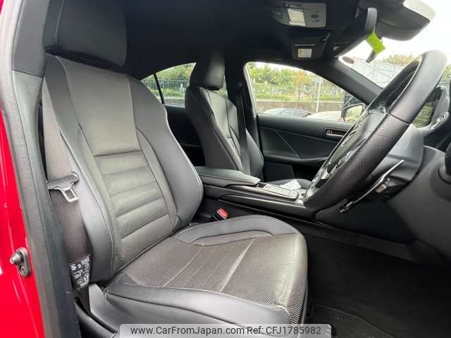 lexus is 2022 CFJ1785982 image 2