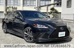 lexus-es-2021-45333-car_4c6f64ef-465f-4a38-b9da-415c6471c859