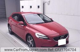 volvo v40 2018 CFJ1704704