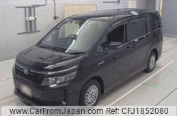 toyota voxy 2015 CFJ1852080
