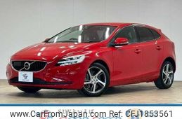 volvo v40 2018 CFJ1853561