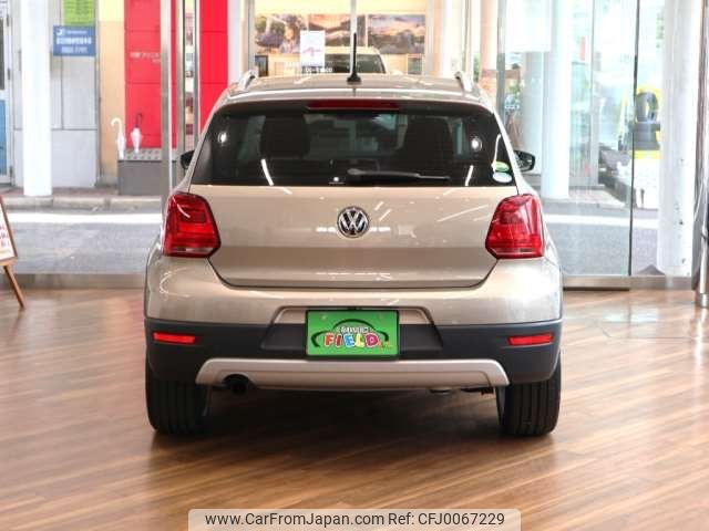 volkswagen cross-polo 2015 -VOLKSWAGEN--VW Cross Polo DBA-6RCJZW--WVWZZZ6RZFU077802---VOLKSWAGEN--VW Cross Polo DBA-6RCJZW--WVWZZZ6RZFU077802- image 2