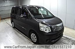 toyota noah 2013 CFJ1537210