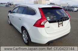 volvo v60 2012 NIKYO_LL38162