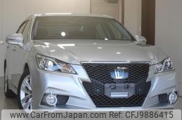 toyota crown-hybrid 2013 GOO_JP_700130095430240608002