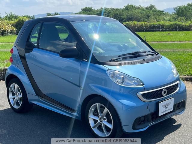 smart fortwo-coupe 2012 GOO_JP_700070874630230916001 image 2