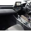 toyota c-hr 2017 quick_quick_DAA-ZYX10_2079629 image 3