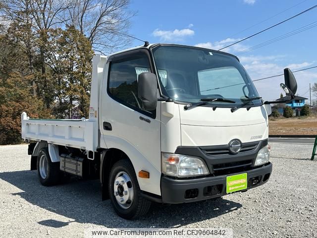 hino dutro 2014 GOO_NET_EXCHANGE_0561411A30240320W001 image 1