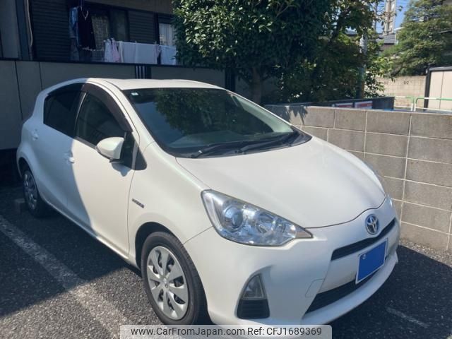 toyota aqua 2014 CFJ1689369 image 2