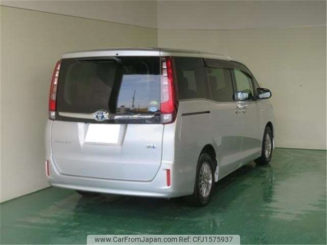 toyota esquire 2015 CFJ1575937 image 2