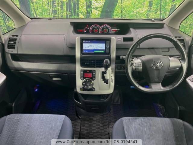 toyota voxy 2011 -TOYOTA--Voxy DBA-ZRR70W--ZRR70-0412225---TOYOTA--Voxy DBA-ZRR70W--ZRR70-0412225- image 2