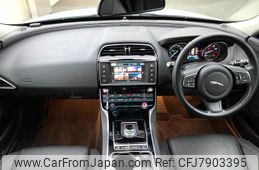 jaguar-xe-2016-30743-car_4dbde195-9018-4458-b93f-bcb120ab8feb
